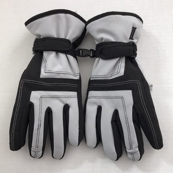 Kids 3M Thinsulate Waterproof Winter Gloves NWOT - Picture 2 of 6